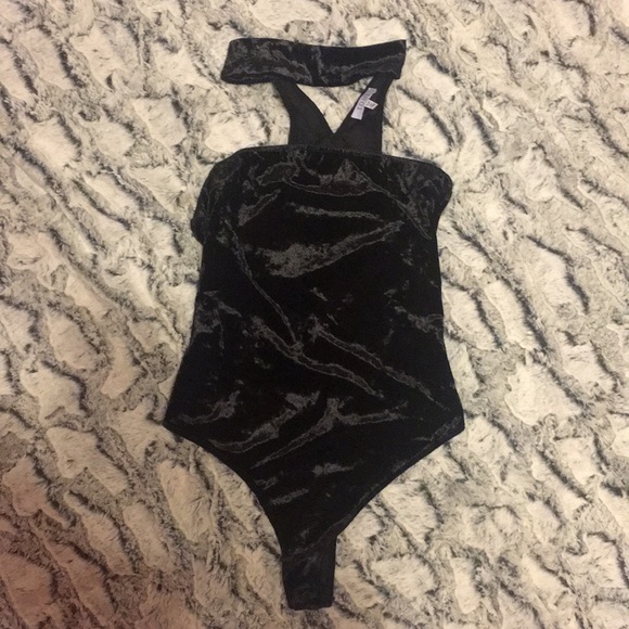 Tobi Tops - Tobi Velvet Bodysuit